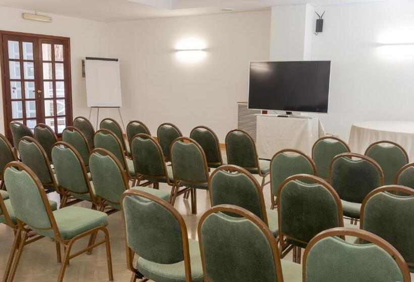 בית מלון כפרי Perla Del Golfo Resort