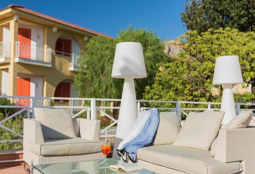 בית מלון כפרי Perla Del Golfo Resort