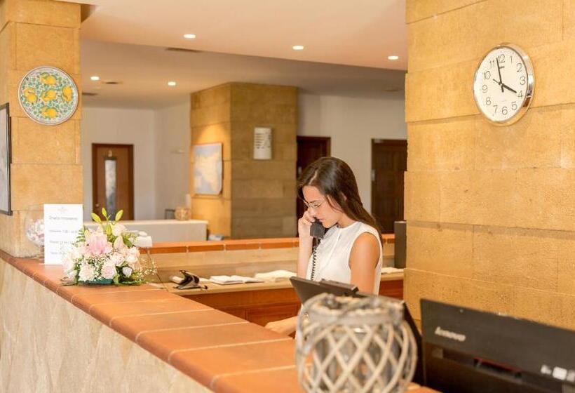 בית מלון כפרי Perla Del Golfo Resort