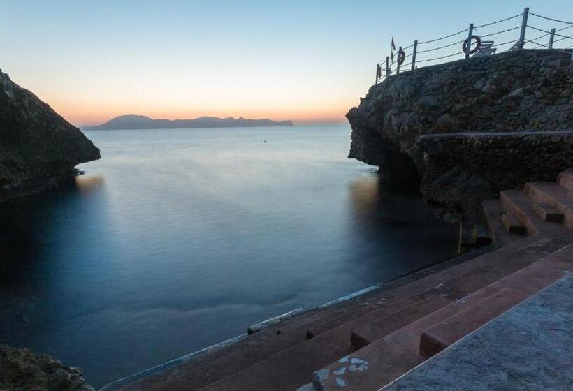 בית מלון כפרי Perla Del Golfo Resort