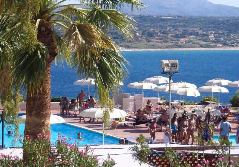 בית מלון כפרי Perla Del Golfo Resort