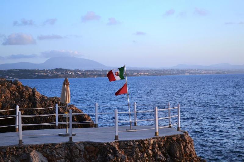 בית מלון כפרי Perla Del Golfo Resort