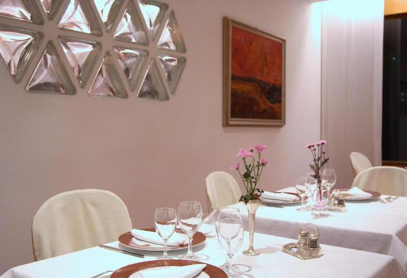 ホテル Piccolo Mondo