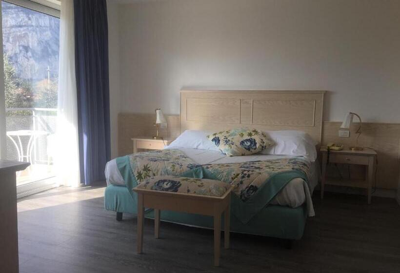 ホテル Piccolo Mondo