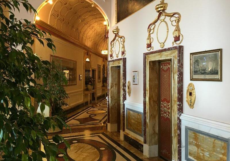 בית מלון כפרי Regina Palace