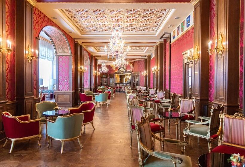 בית מלון כפרי Regina Palace