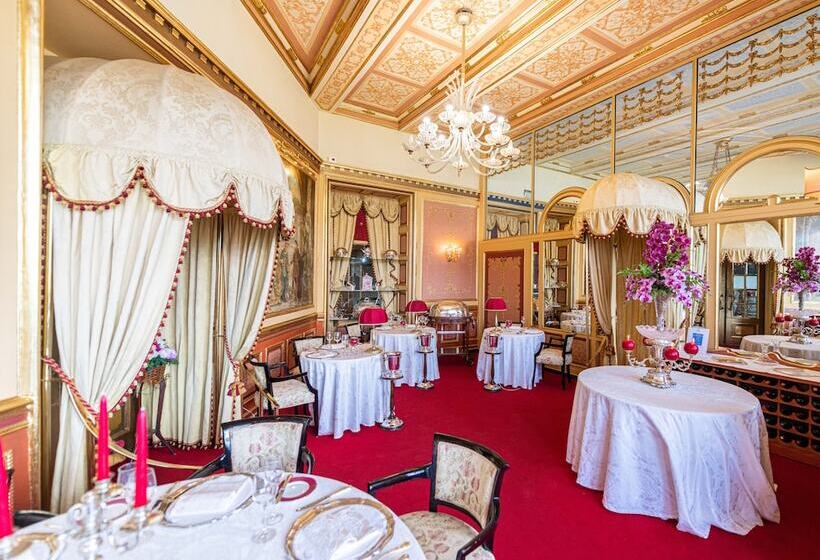 בית מלון כפרי Regina Palace