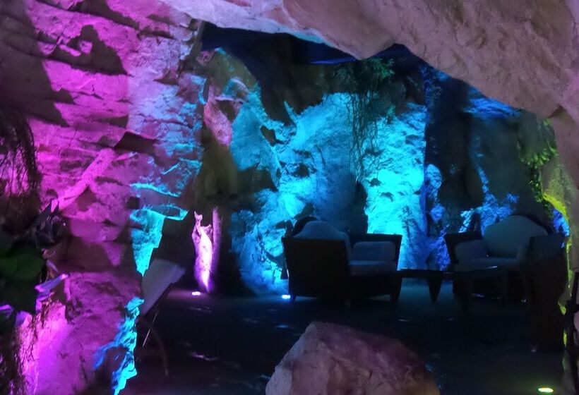 בית מלון כפרי Regina Palace