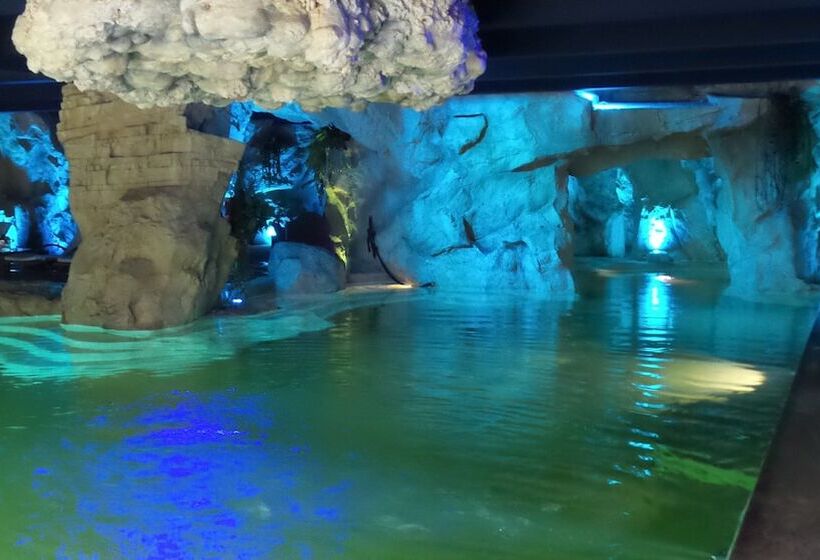 בית מלון כפרי Regina Palace