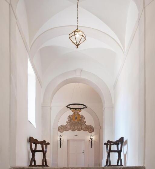 هتل San Domenico Palace, Taormina, A Four Seasons