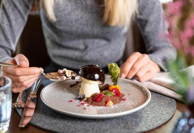 Отель Schlosswirt