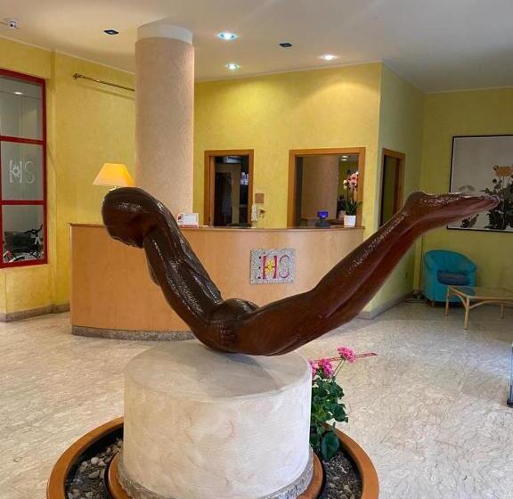 בית מלון כפרי Silvi