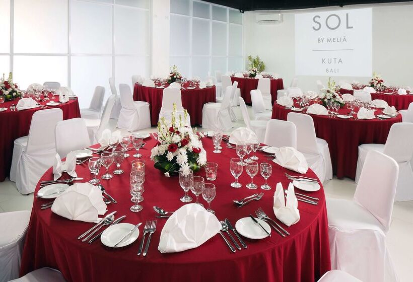 Отель Kuta Beach Club