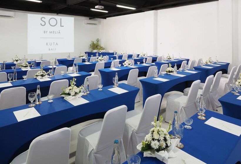 Отель Kuta Beach Club