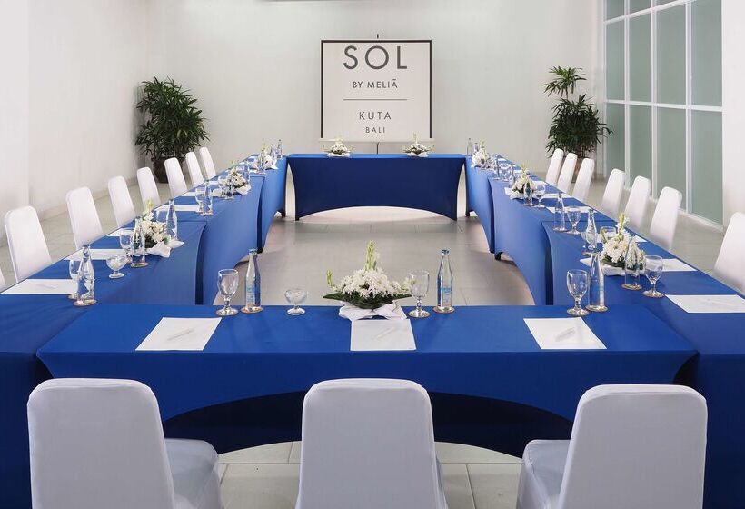 Отель Kuta Beach Club