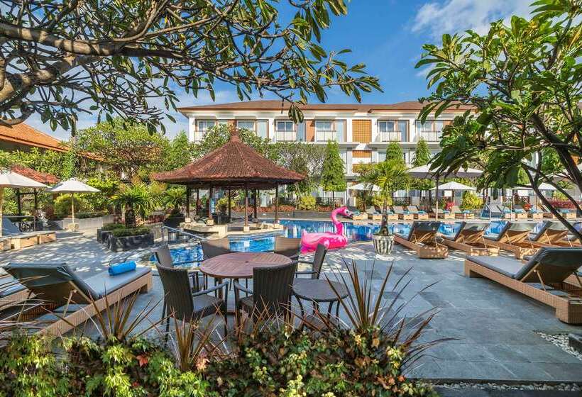 Отель Kuta Beach Club