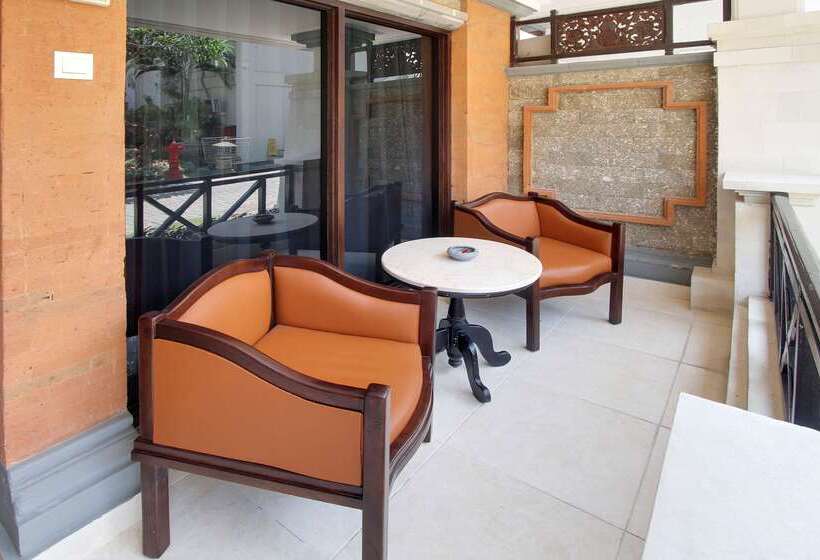 Отель Kuta Beach Club