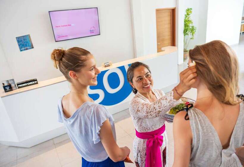 Отель Kuta Beach Club