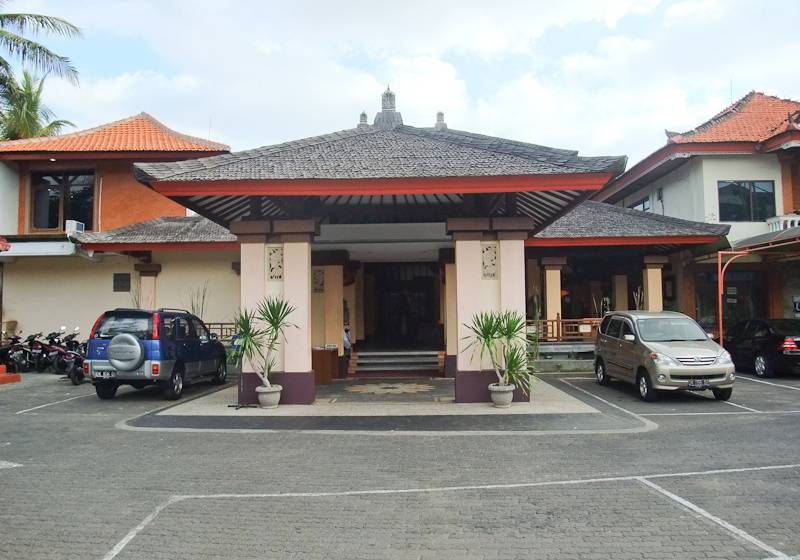 Отель Kuta Beach Club