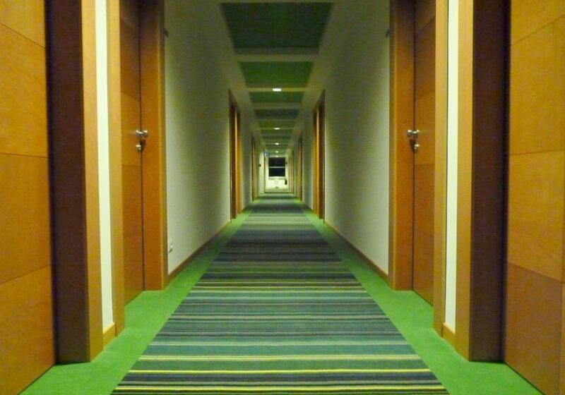 Lh Hotel Arca Street Art