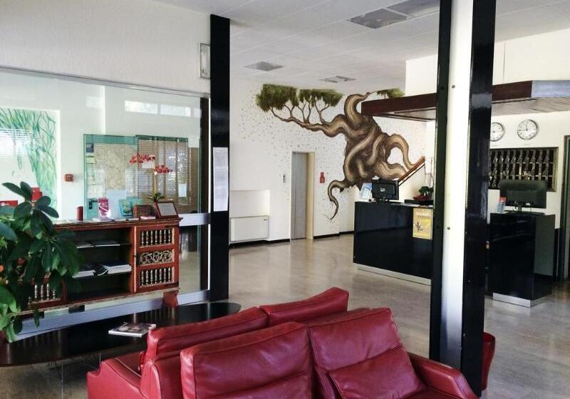 Lh Hotel Arca Street Art