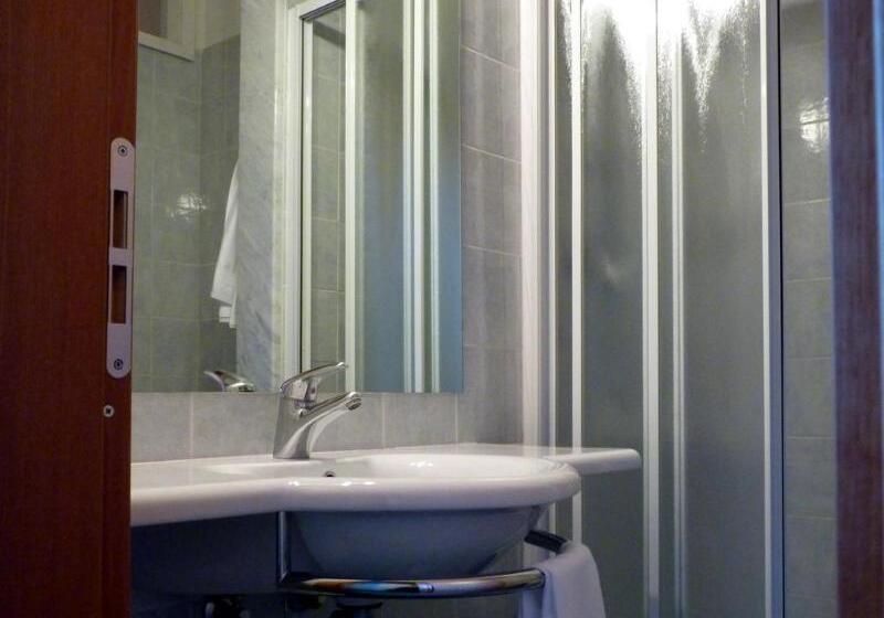 Lh Hotel Arca Street Art