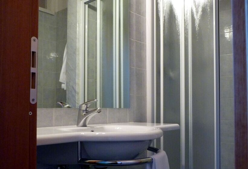 Lh Hotel Arca Street Art