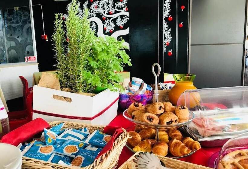 Lh Hotel Arca Street Art