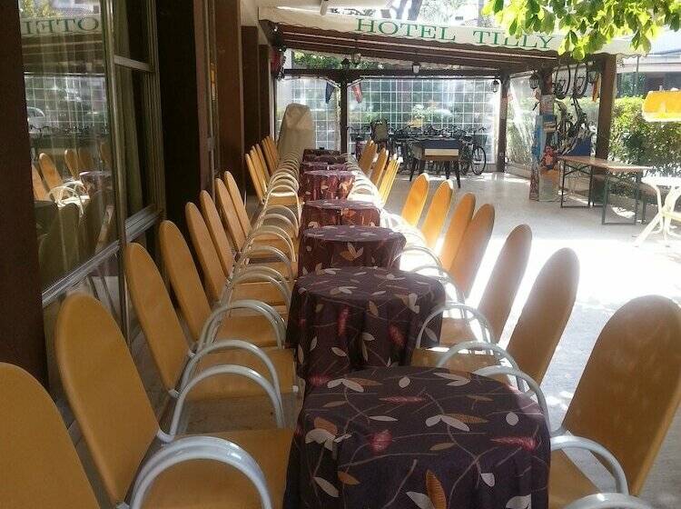 Отель Tilly