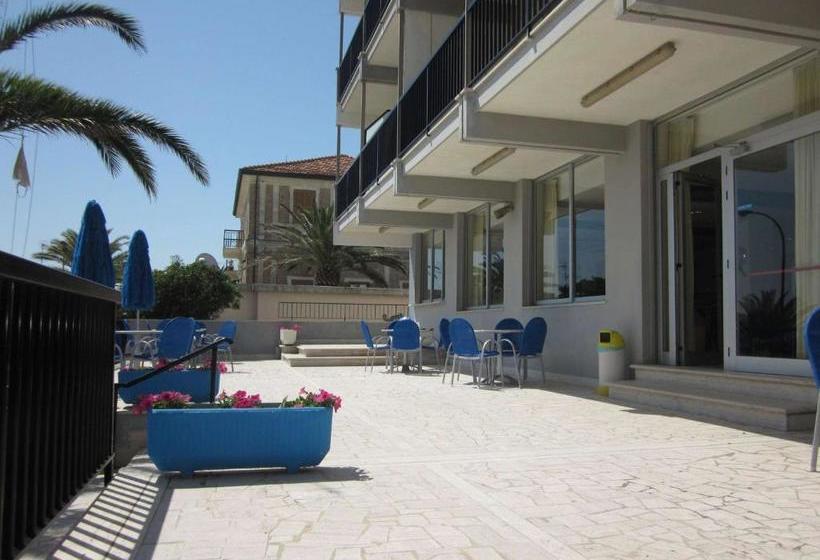 호텔 Tourist Residence