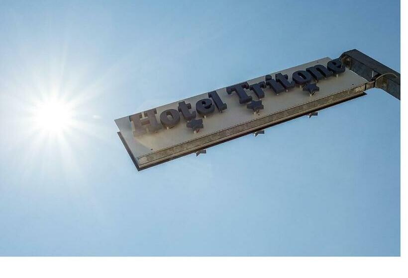 호텔 Tritone
