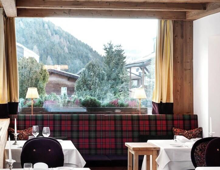 هتل Tyrol