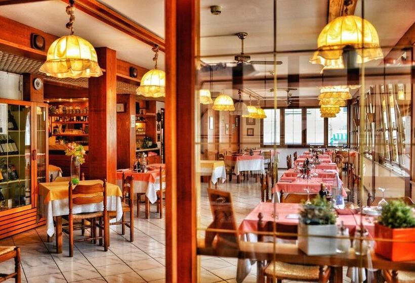 ホテル Villa Augusta