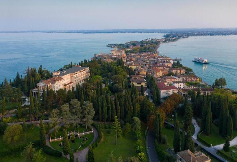 Отель Villa Cortine Palace Relais Chateaux