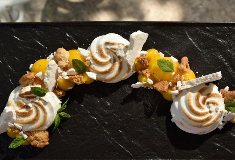 Отель Villa Cortine Palace Relais Chateaux