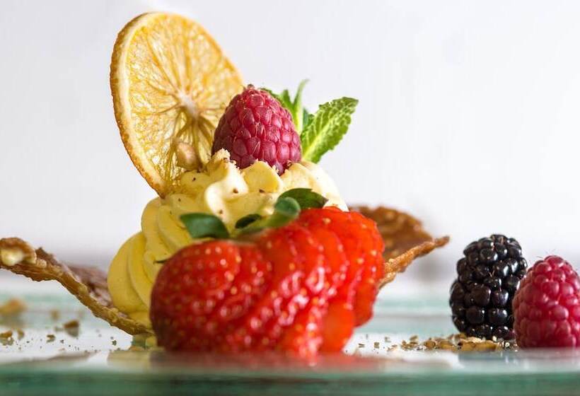 Отель Waldrast Dolomites