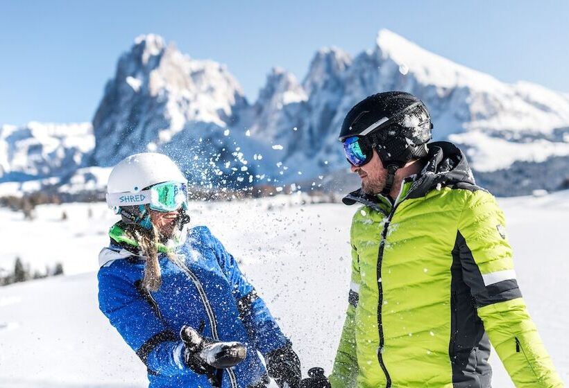 Отель Waldrast Dolomites