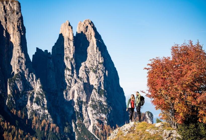 Отель Waldrast Dolomites
