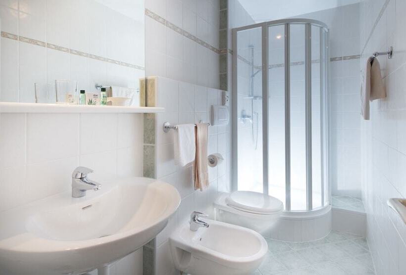 Отель Waldrast Dolomites