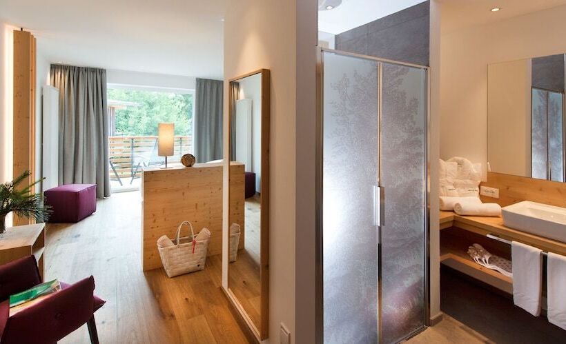 Отель Waldrast Dolomites