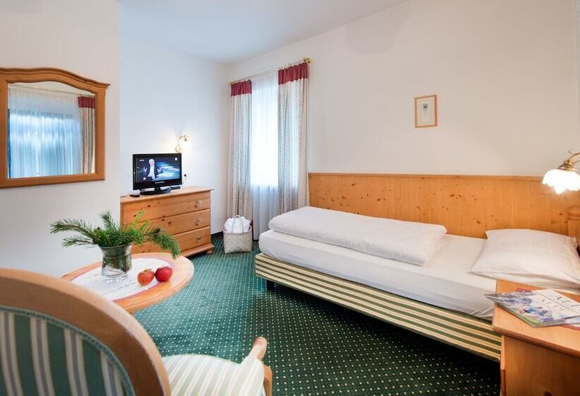 Отель Waldrast Dolomites