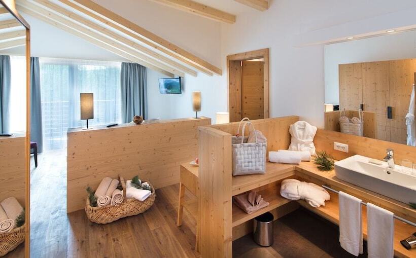 Отель Waldrast Dolomites