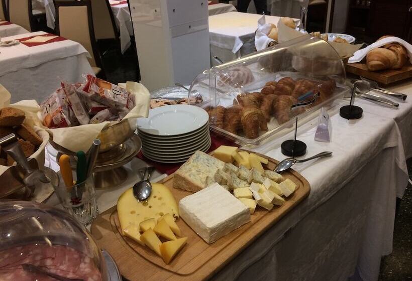 إقامة Coccodrillo Hotel & Apartments