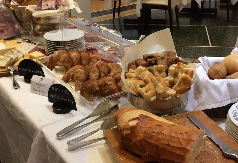 إقامة Coccodrillo Hotel & Apartments