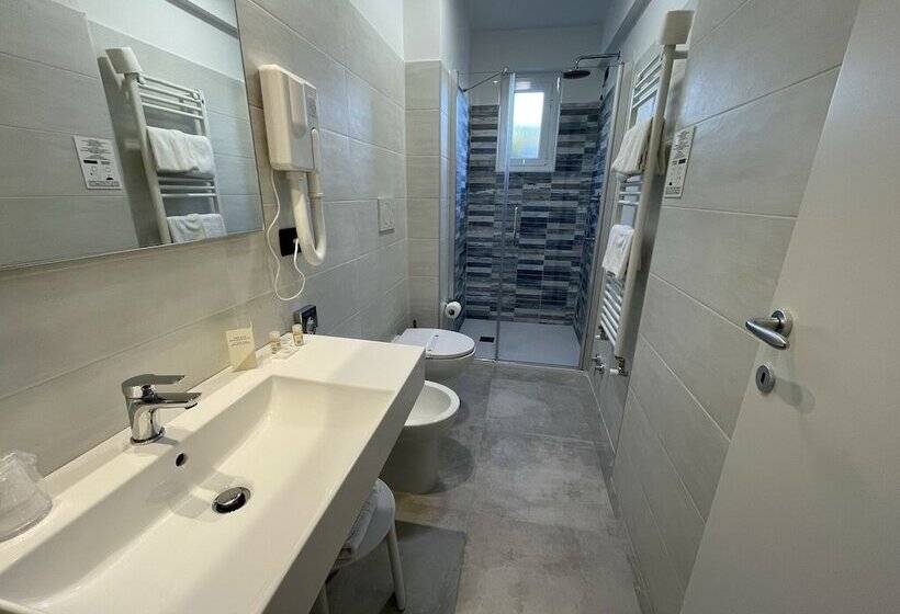 إقامة Coccodrillo Hotel & Apartments