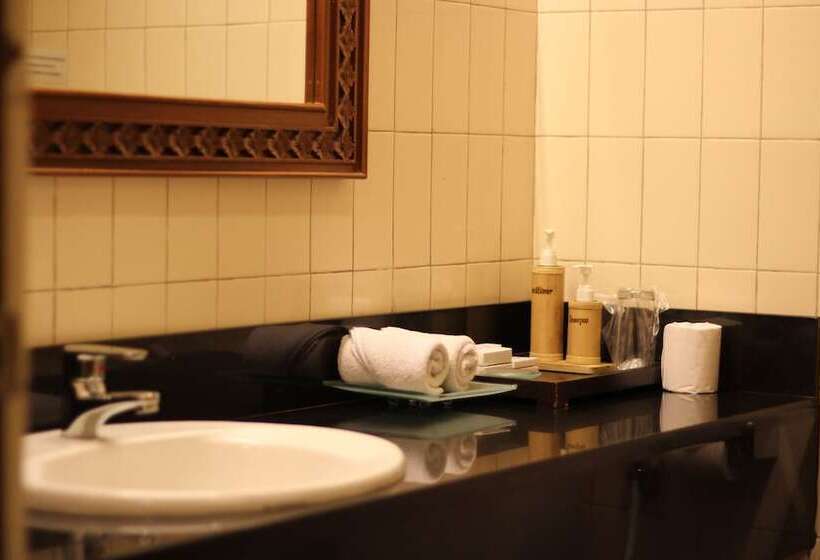 Diwangkara Beach Hotel And Resort