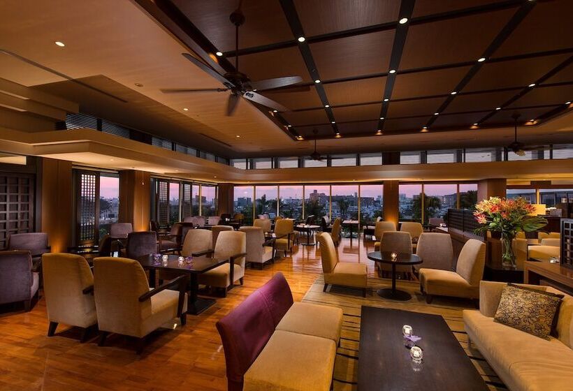 Doubletree By Hilton Hotel Naha Shuri Castle