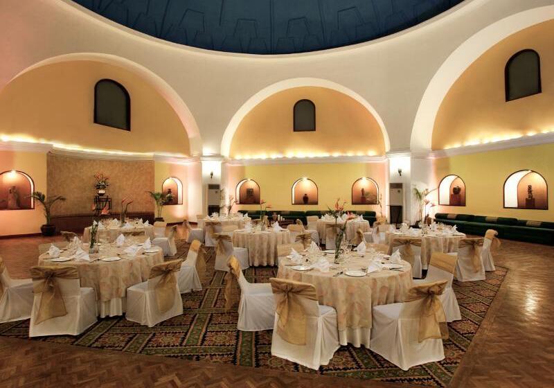 Отель Ambassador, New Delhi   Ihcl Seleqtions