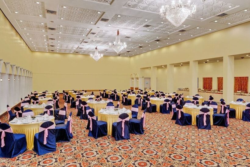 Отель Ambassador Pallava