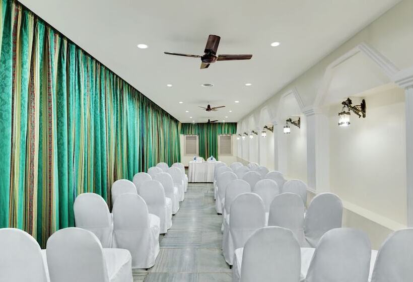 Отель Ambassador Pallava